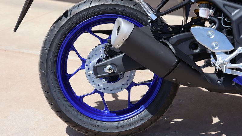 2025 Yamaha YZFR3 ABS TEAM BLUE Image 18