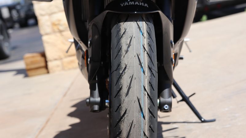 2025 Yamaha YZFR7 MATTE RAVEN BLACK Image 25