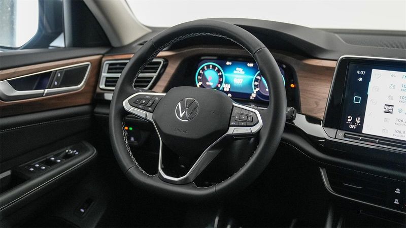 New 2025 Volkswagen Atlas 2.0T SE w/TechnologyImage 16