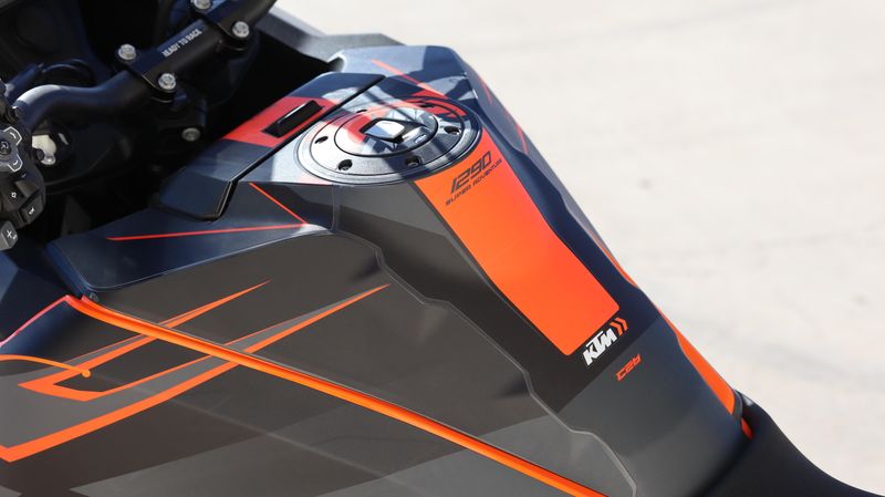 2022 KTM Super Adventure 1290 SImage 11