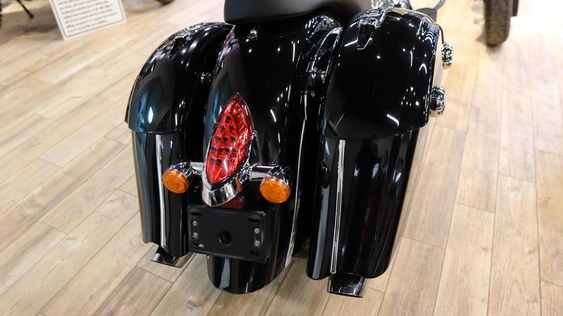 2016 Indian Motorcycle CHIEFTAIN BLACK 49S Base Image 15