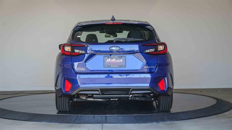 New 2025 Subaru Impreza BaseImage 3