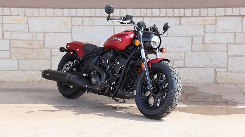 2025 Indian Motorcycle SCOUT BOBBER LIMITED SUNSET RED SMOKE Image 1