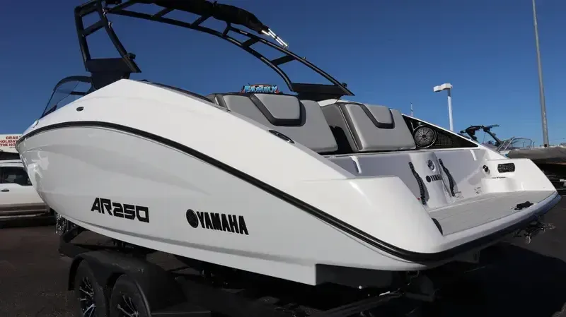 2025 Yamaha AR250 MIST GRAY PAINTED TRAILER Image 3