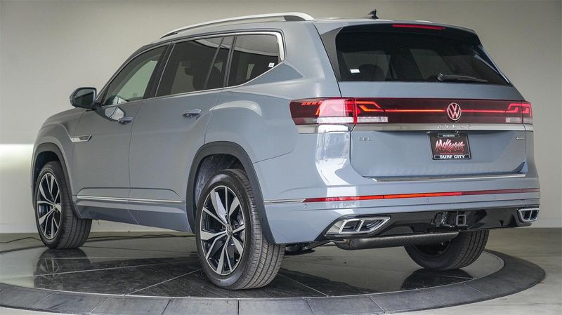 New 2025 Volkswagen Atlas 2.0T SEL Premium R-LineImage 2