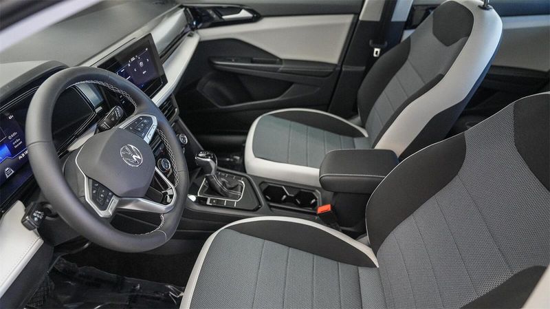 New 2025 Volkswagen Taos 1.5T SImage 19