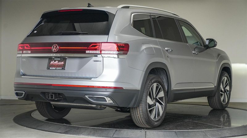 New 2025 Volkswagen Atlas 2.0T SELImage 4