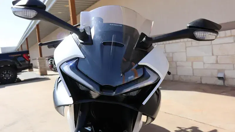 2025 CFMOTO 675SS NEBULA WHITE Image 20