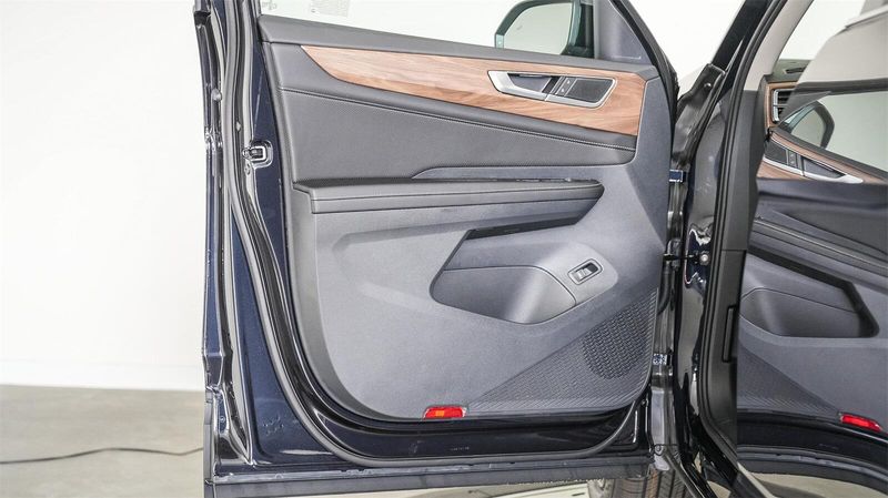 New 2025 Volkswagen Atlas 2.0T SE w/TechnologyImage 21