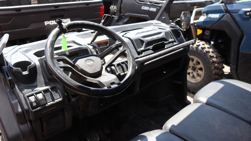 2022 Can-Am SSV DEFENDER MAX DPS HD9 BK 22 Image 10