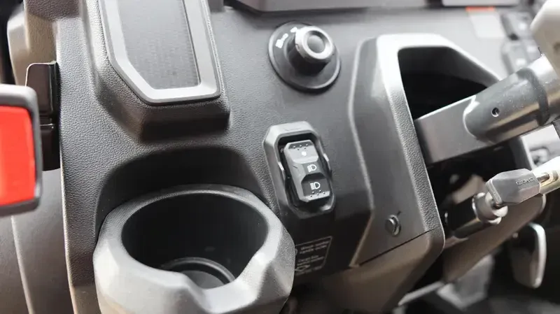 NEW 2026 CFMOTO UFORCE U10 XL PRO Image 14