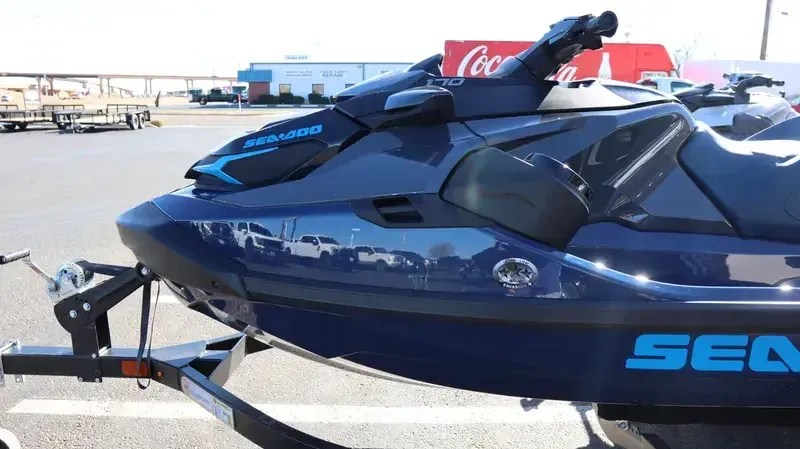 2025 SEADOO GTX 170 WITH SOUND SYSTEM IDF BLUE ABYSS AND GULFSTREAM BLUE Image 2