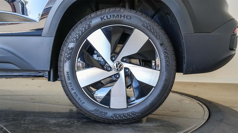 New 2025 Volkswagen Taos 1.5T SImage 9