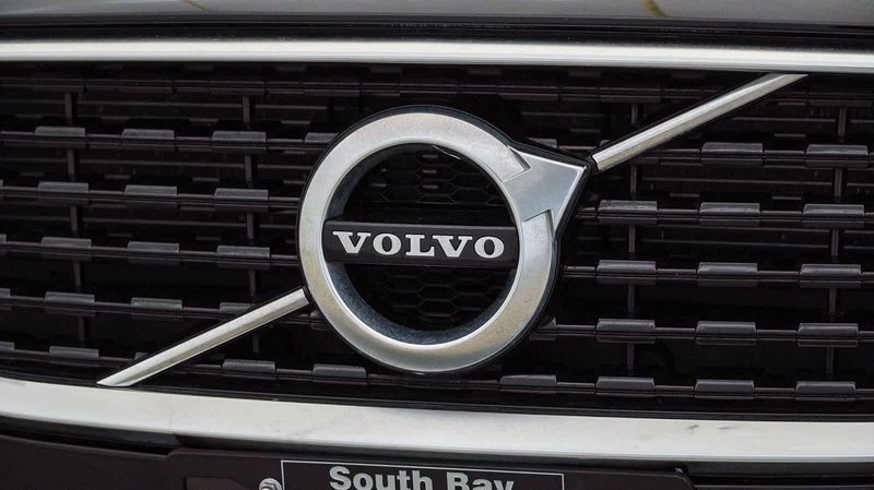 2020 Volvo S60 R-DesignImage 8
