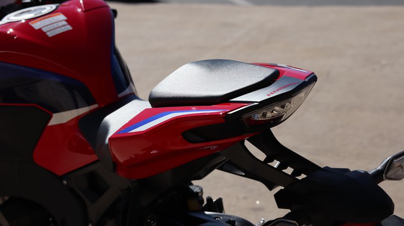 2023 Honda CBR1000RR BaseImage 8