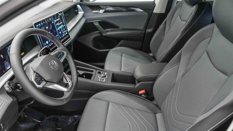 New 2025 Volkswagen Tiguan 2.0T SEImage 19
