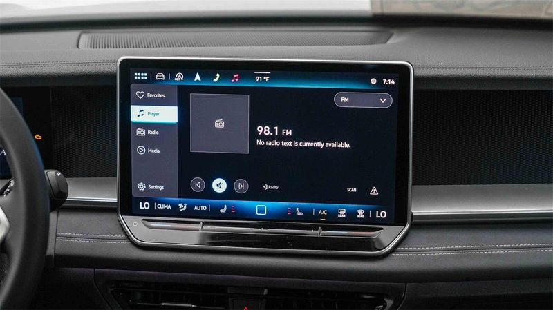 New 2025 Volkswagen Tiguan 2.0T SEImage 15