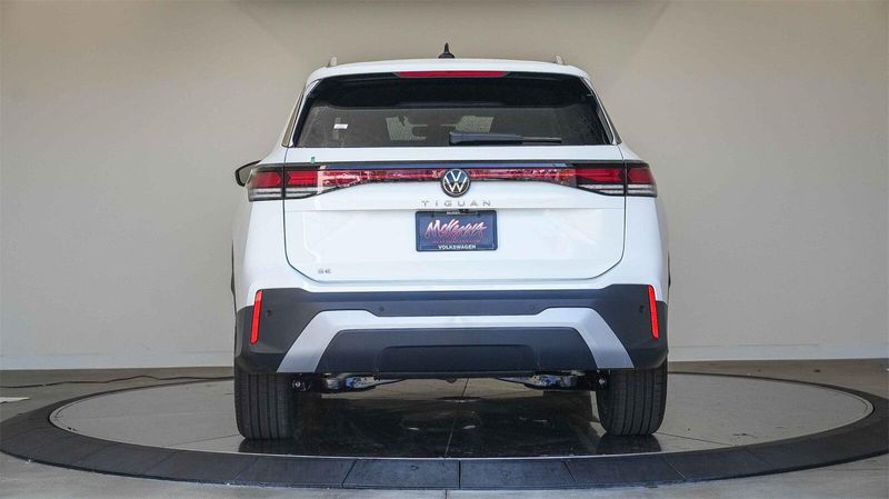 New 2025 Volkswagen Tiguan 2.0T SEImage 3