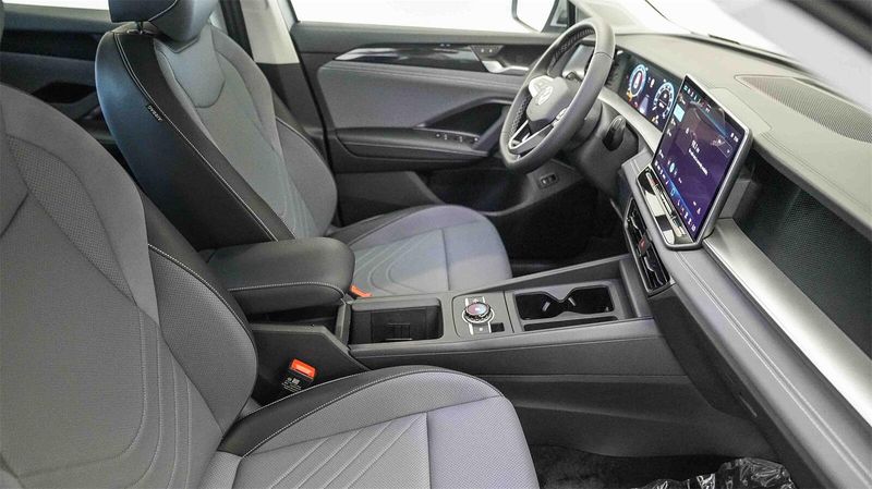 New 2025 Volkswagen Tiguan 2.0T SEImage 17