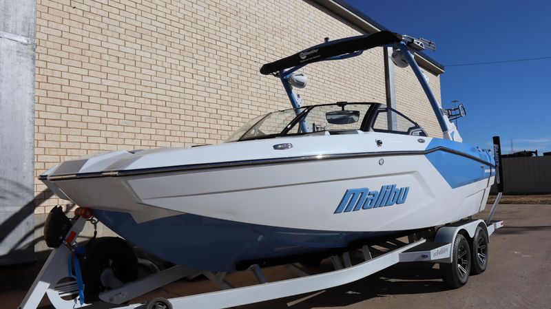 2025 MALIBU WAKESETTER 22 MXZ Image 2