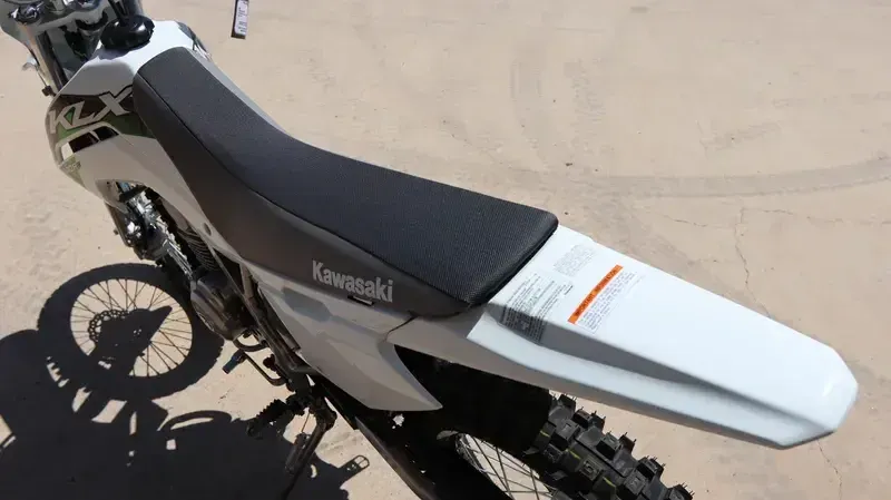 New 2026 Kawasaki KLX140R F BRIGHT WHITE Image 10