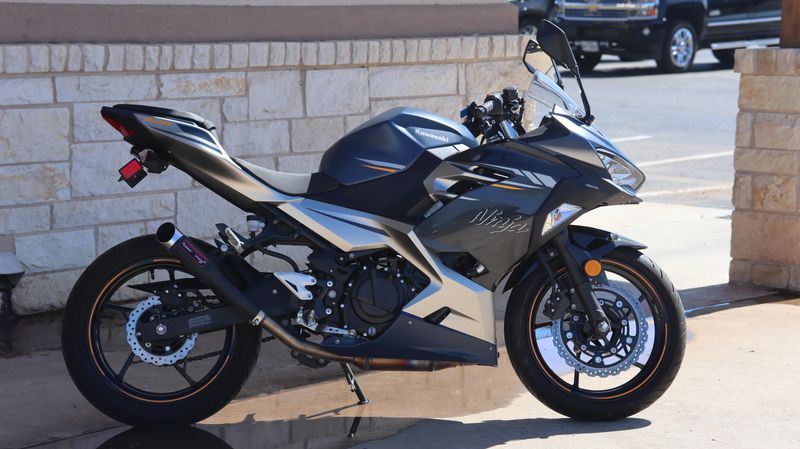 2023 Kawasaki NINJA 400 BASE Image 2