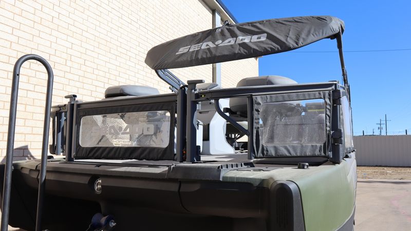 2025 SEADOO SWITCH FISH 21 230HP PAINTED TRAILER WILDERNESS GREEN Image 4