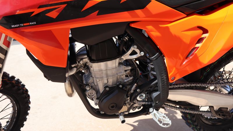 2025 KTM 450 SXF ORANGE Image 12
