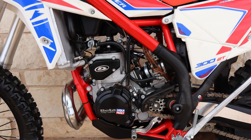 2022 BETA Xtrainer 300 Image 4