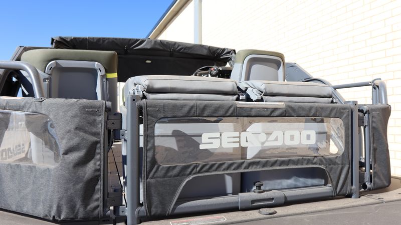 2025 SEADOO SWITCH FISH 21 230HP PAINTED TRAILER WILDERNESS GREEN Image 5