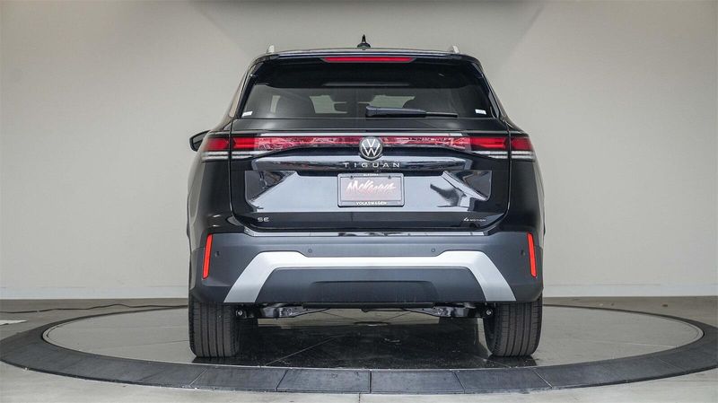New 2025 Volkswagen Tiguan 2.0T SEImage 3