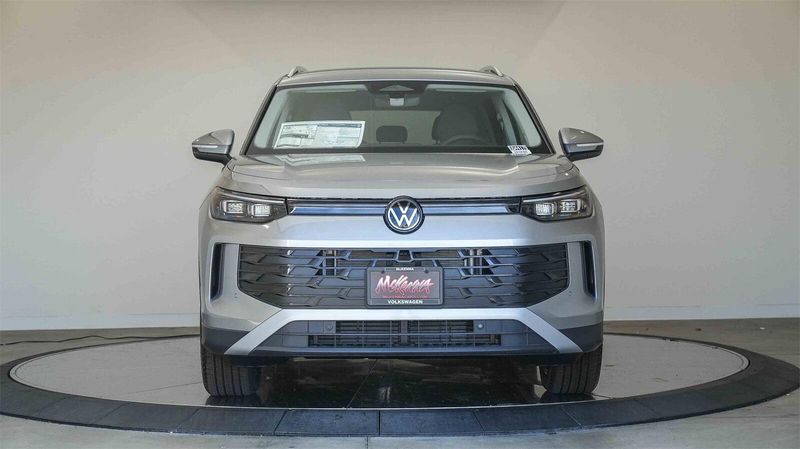 New 2025 Volkswagen Tiguan 2.0T SEImage 6
