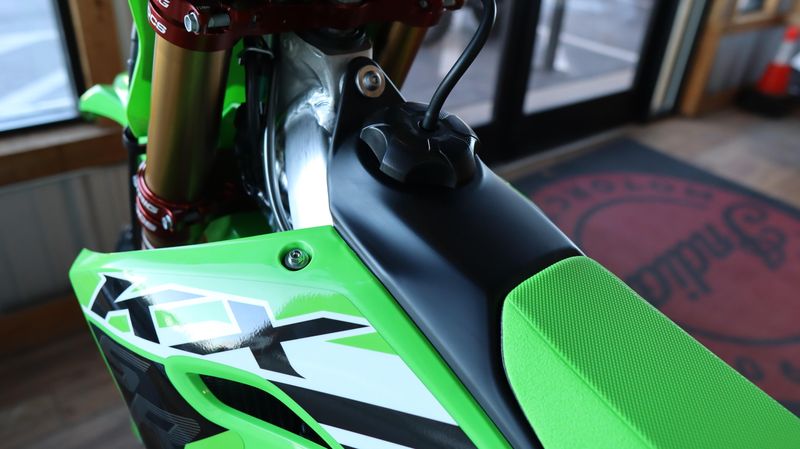 2025 Kawasaki KX450SR LIME GREENImage 10