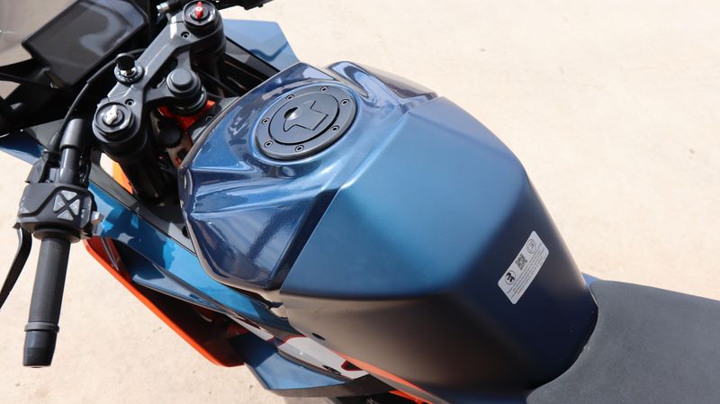 2024 KTM RC 390 Image 10
