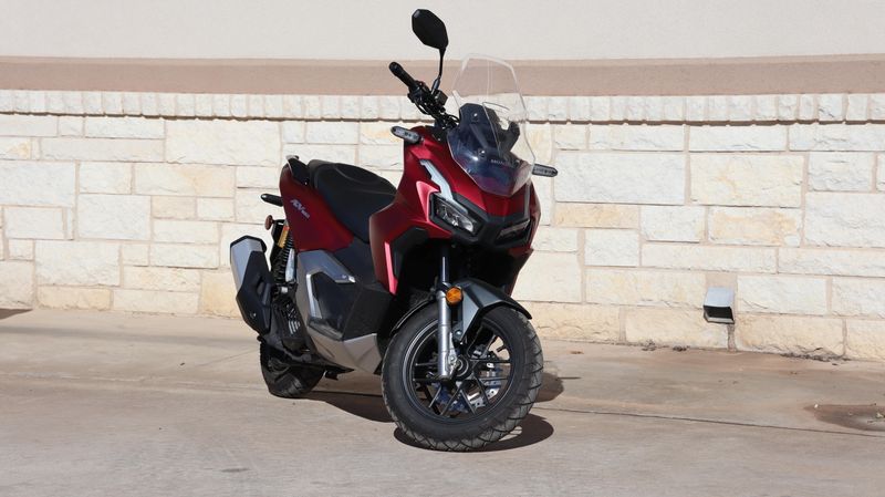 2024 Honda ADV 160 REDImage 3