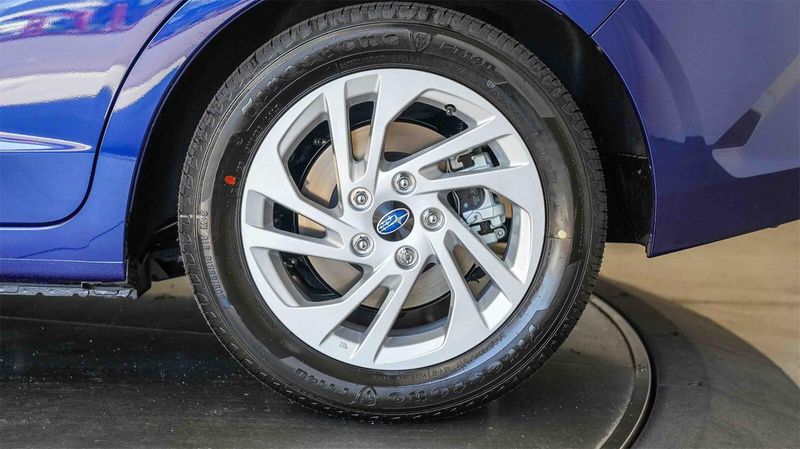 New 2025 Subaru Impreza BaseImage 9