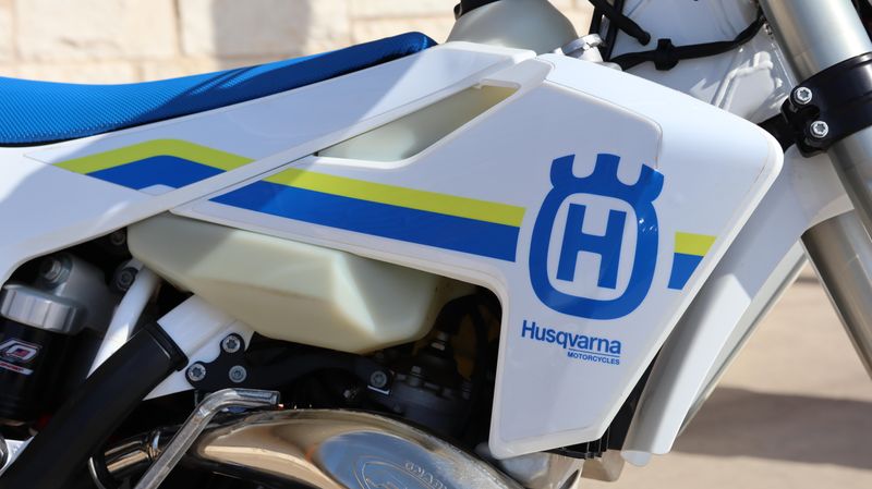 2019 HUSQVARNA TE 300iImage 9