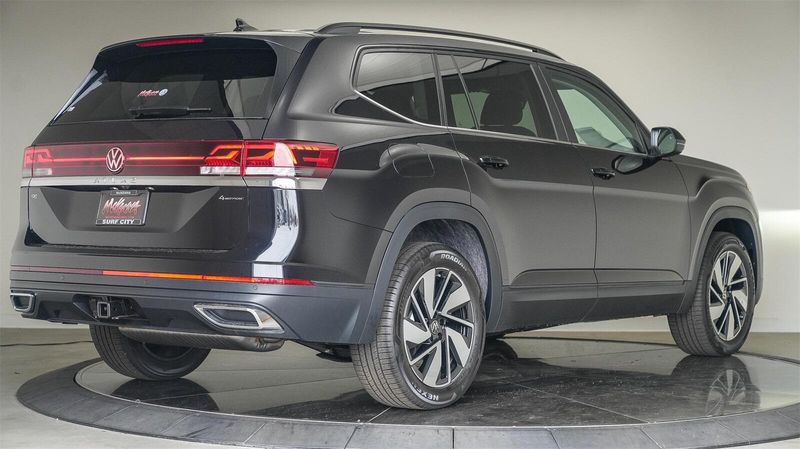 New 2025 Volkswagen Atlas 2.0T SE w/TechnologyImage 4