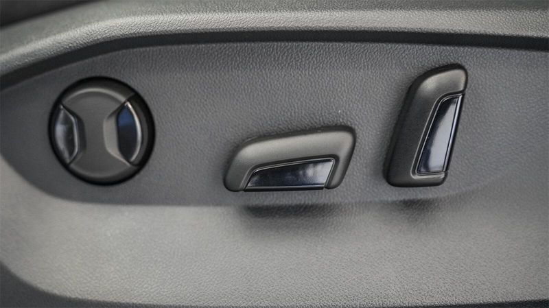 New 2025 Volkswagen Taos 1.5T SEImage 22