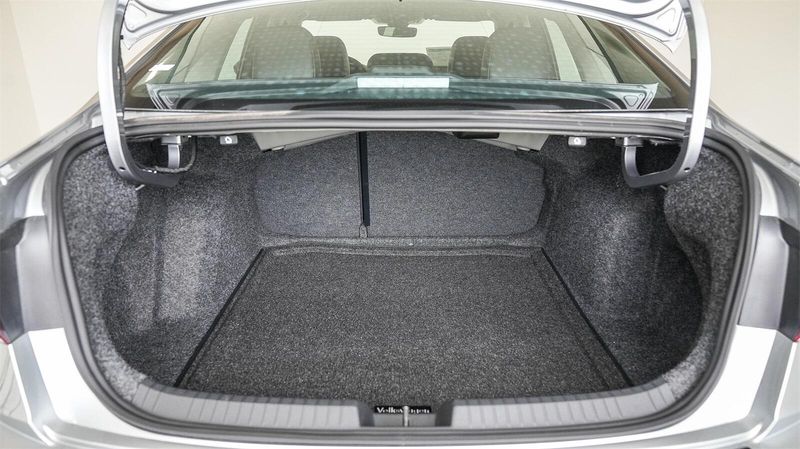 New 2025 Volkswagen Jetta 1.5T SEImage 11