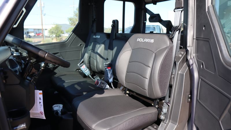 New 2026 Polaris RANGER CREW XP 1000 NORTHSTAR PREMIUM BLUE LABYRINTH Image 7