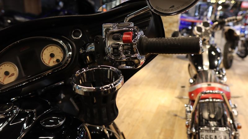 2016 Indian Motorcycle CHIEFTAIN BLACK 49S Base Image 18