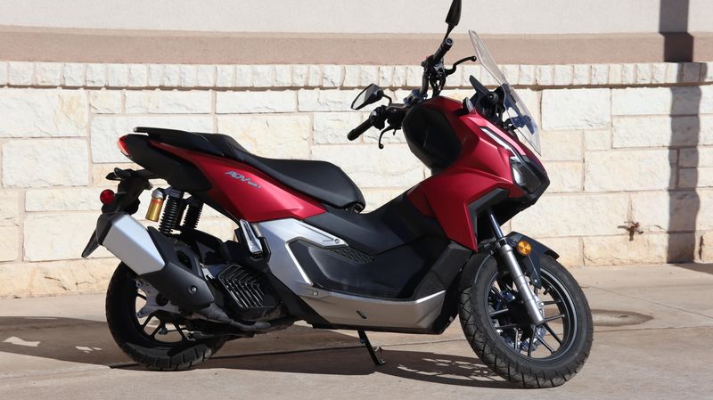 2024 Honda ADV 160 REDImage 2