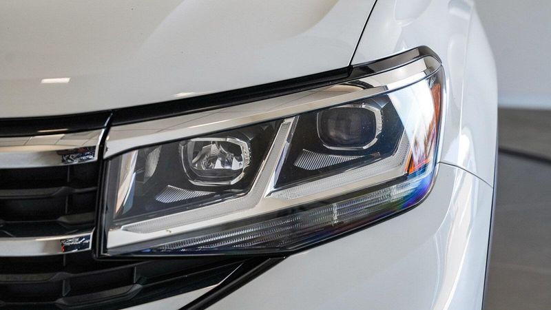 Used 2021 Volkswagen Atlas 3.6L V6 SE w/TechnologyImage 8