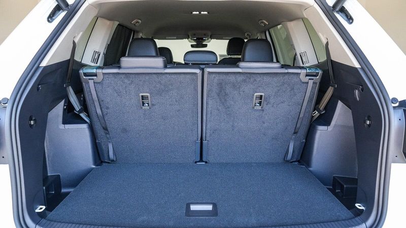 New 2025 Volkswagen Atlas 2.0T SE w/TechnologyImage 11
