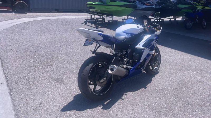 Used 2014 Yamaha YZF-R6 CA Image 4