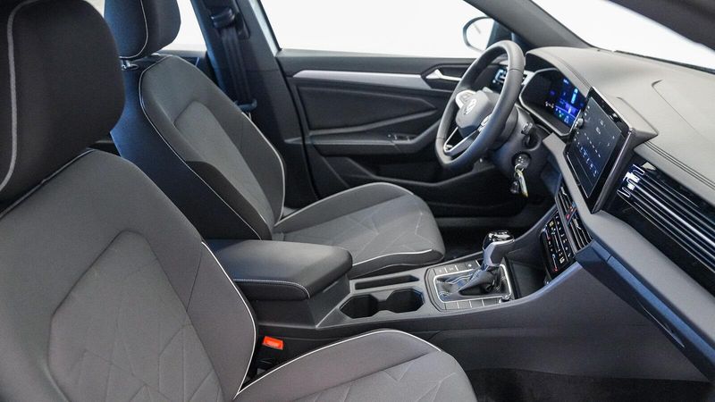 New 2025 Volkswagen Jetta 1.5T SportImage 17
