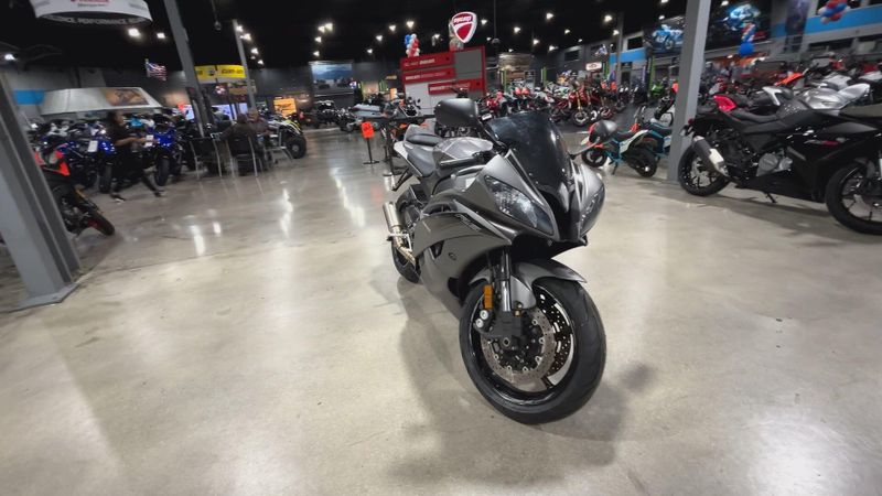 2016 Yamaha YZF-R6 Image 2