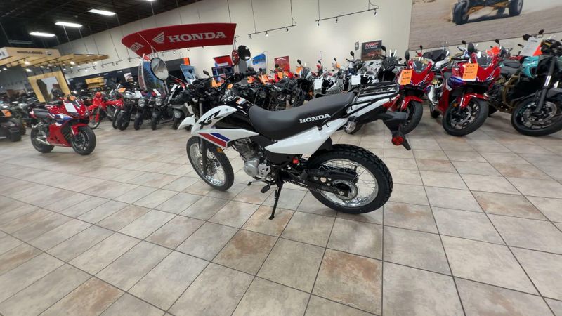 New 2025 Honda XR150L Image 7