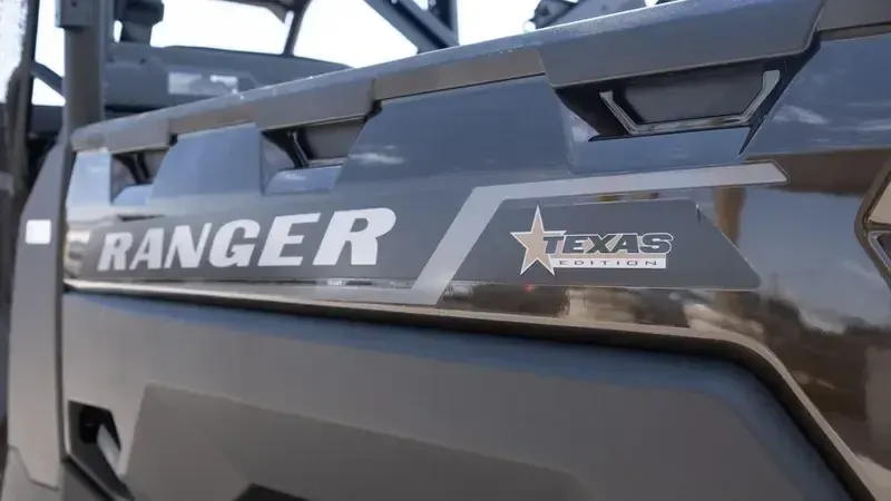 2025 Polaris RANGER CREW XP 1000 TEXAS EDITION BLACK CRYSTALImage 9